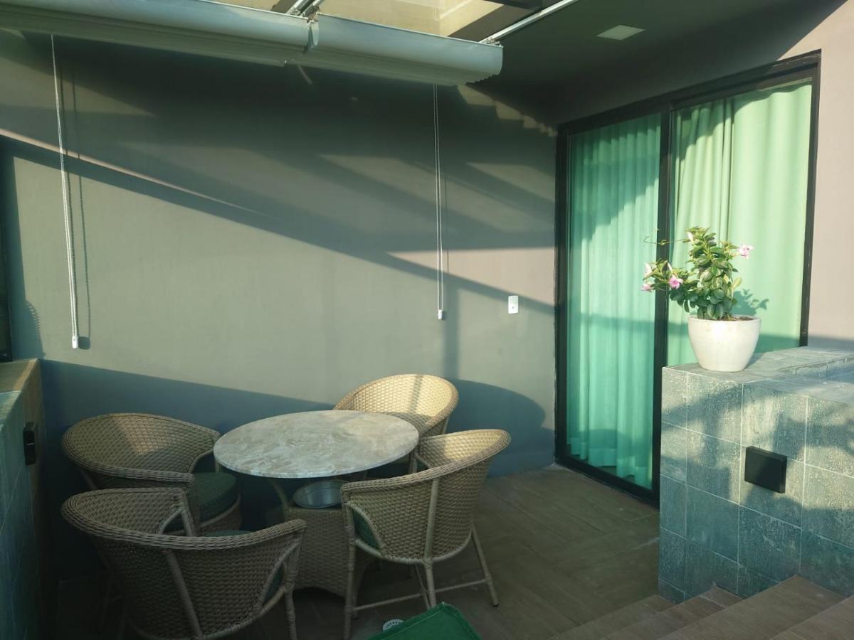 101 Oceanica Apartment